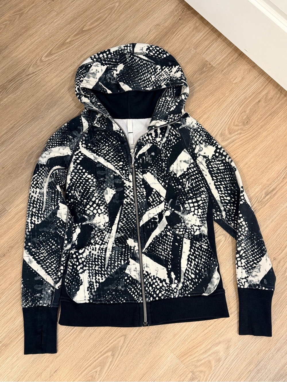 lululemon athletica Black & White Abstract Hooded Zip Jacket